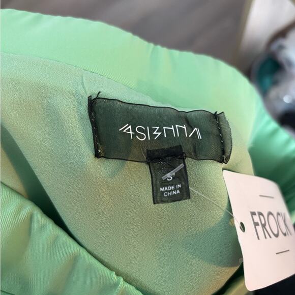 4Sienna Green Mini Skirt Scalloped Trim & Side Zipper Size Small - Picture 6 of 7